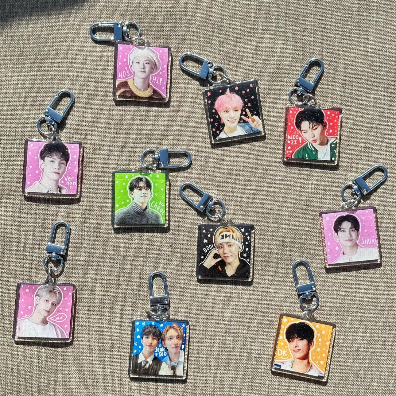 SEVENTEEN DOODLE KEYCHAINS