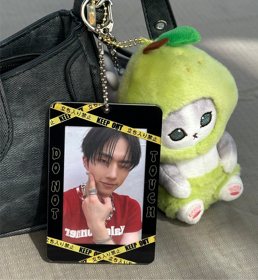 Do not touch photocard holder