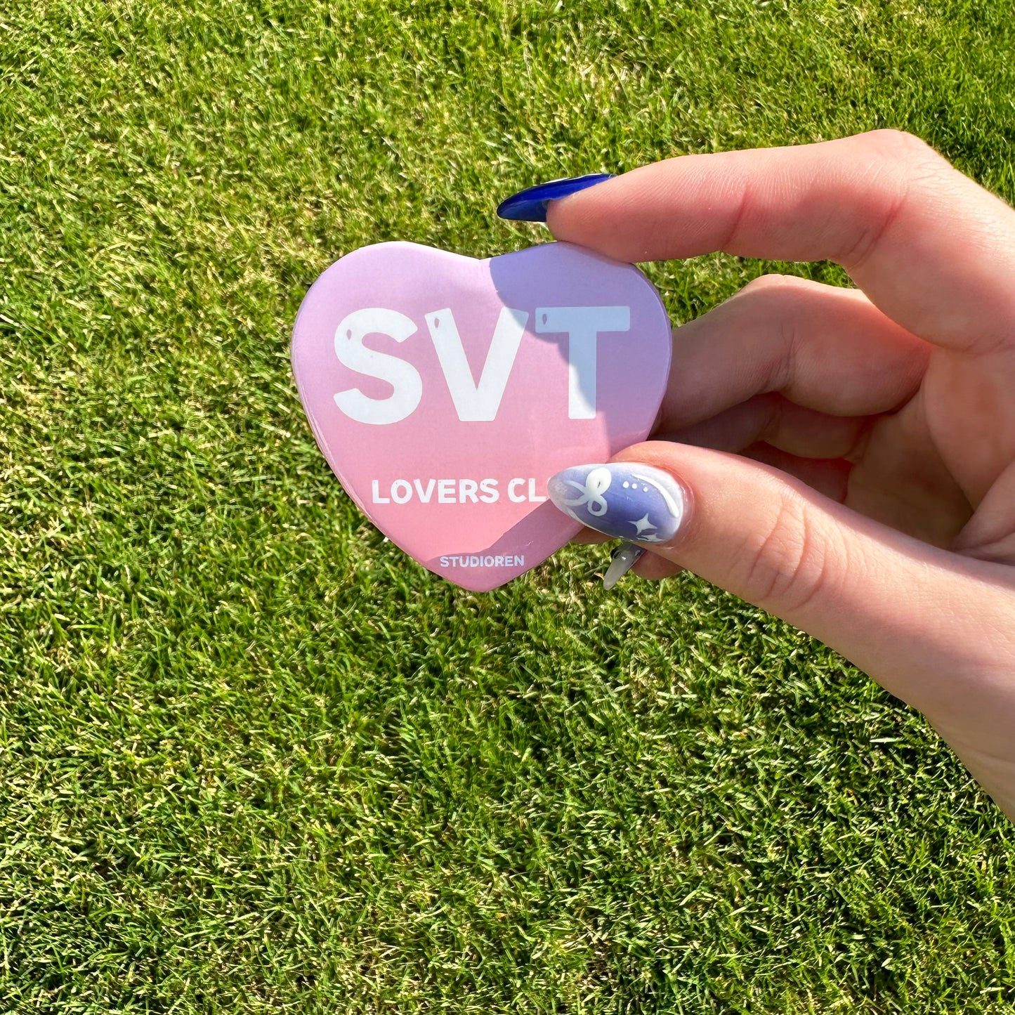Kpop Lovers club heart badges