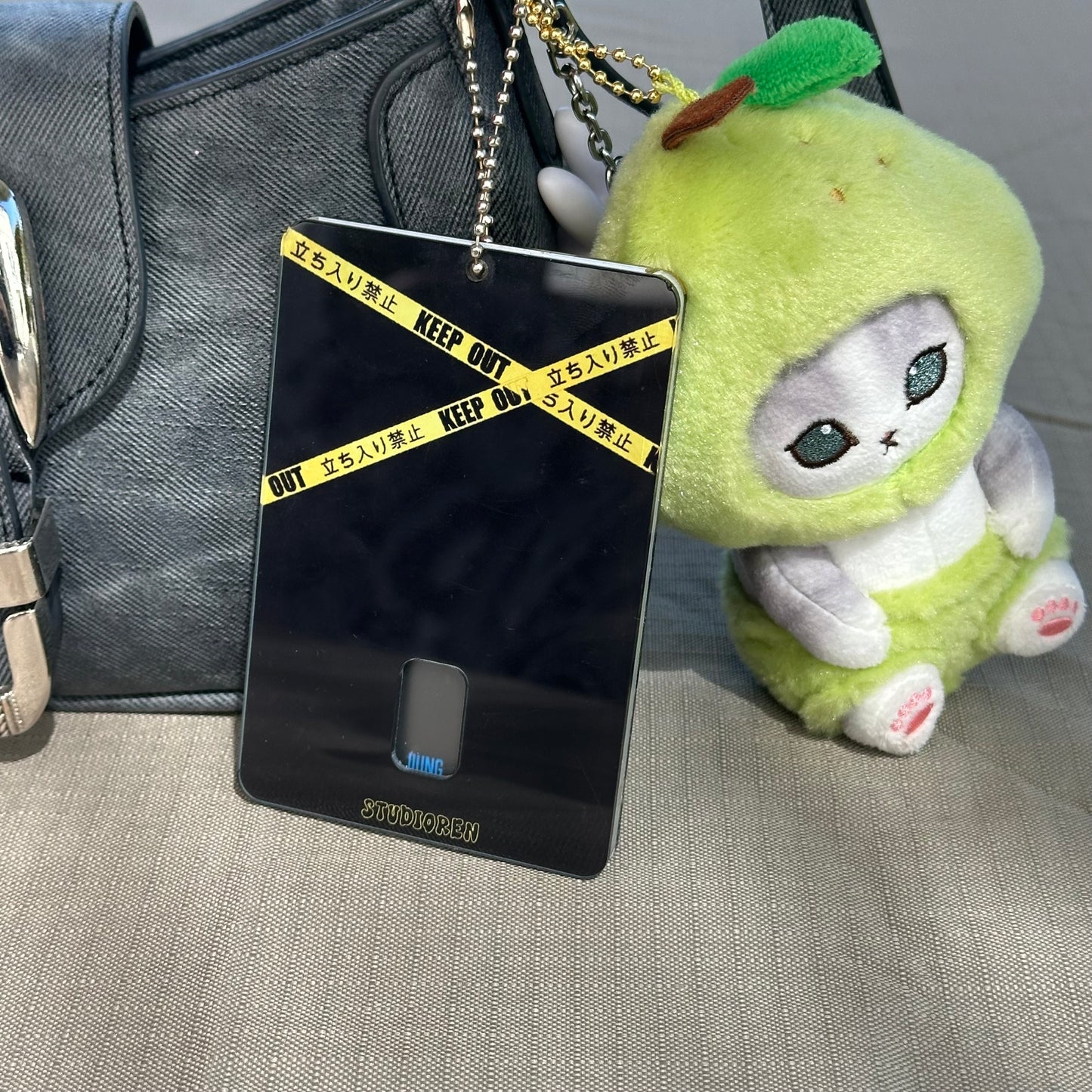 Do not touch photocard holder