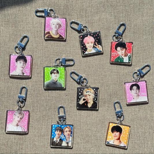 SEVENTEEN DOODLE KEYCHAINS